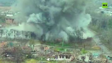 Момент уничтожения склада боеприпасов ВСУ на Харьковском направлении после удара из РСЗО «Торнадо-С»