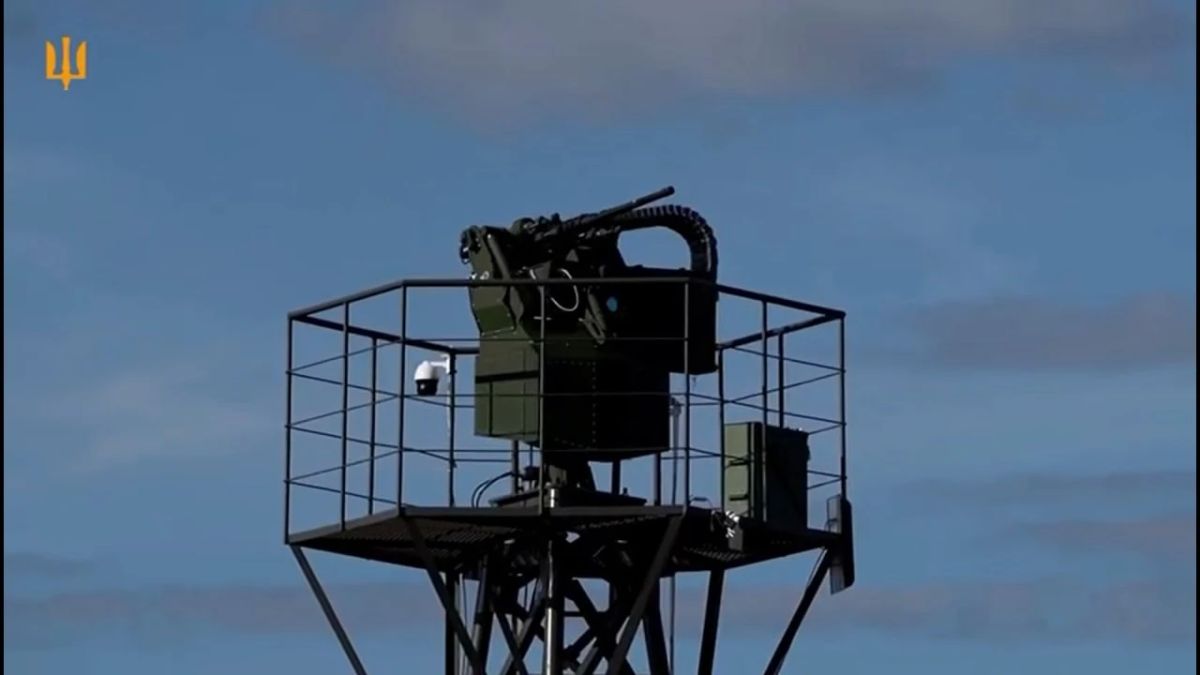 Оптоволоконщики ГВ "Север" уничтожают турель ПВО "Sky Sentinel" в окрестностях Харькова Оптоволоконщики ГВ "Север" уничтожают турель ПВО "Sky Sentinel" в окрестностях Харькова