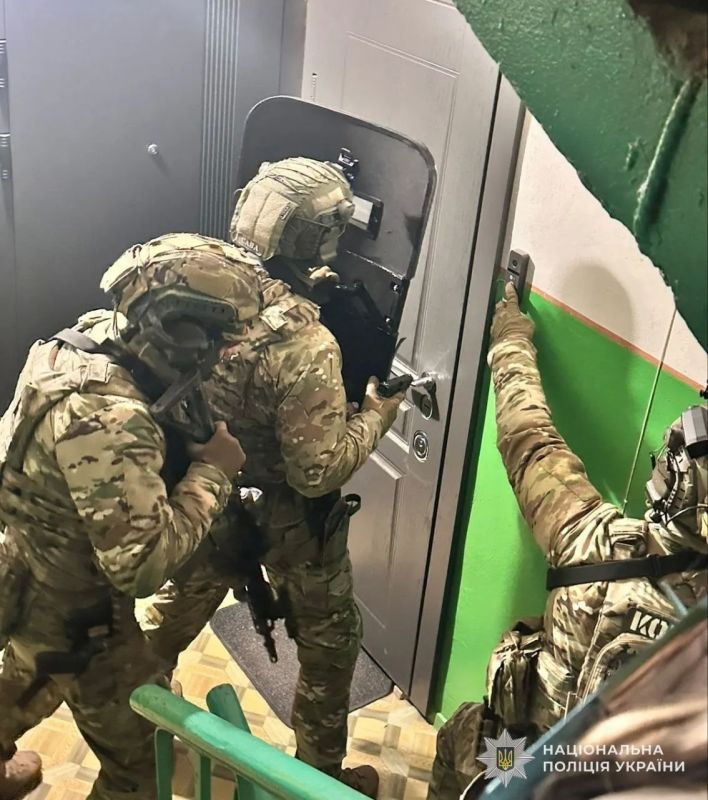 Во Львове проститутки ограбили ухылянтов Во Львове проститутки ограбили ухылянтов