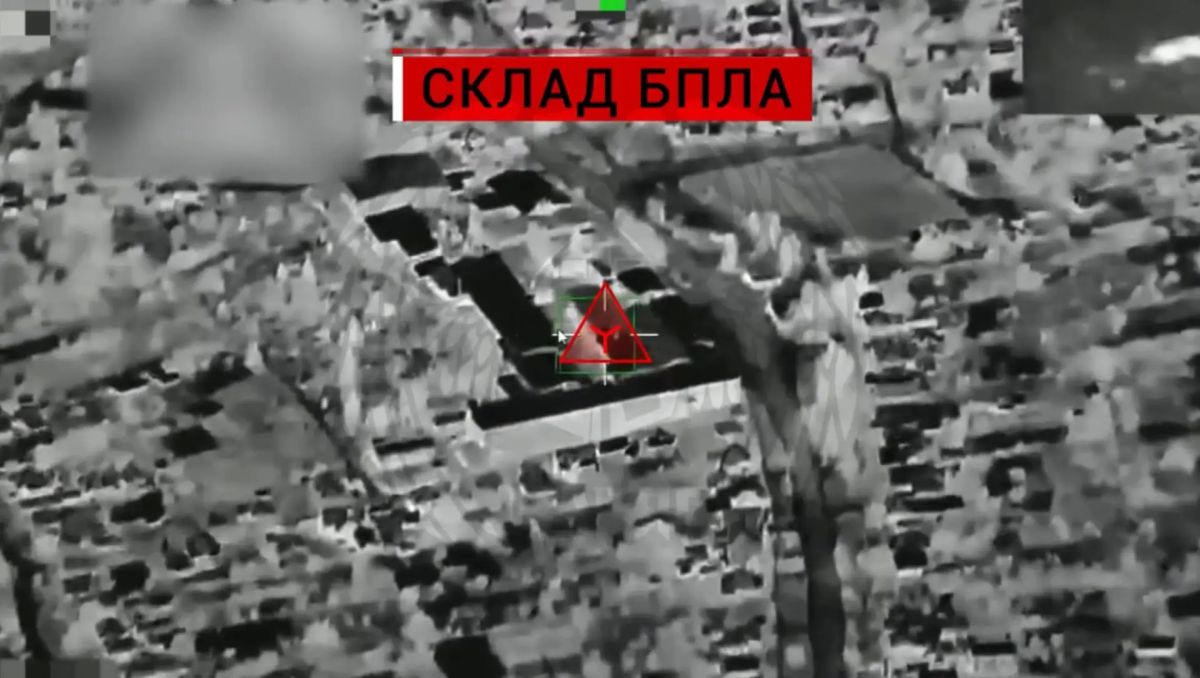 Удары дронов-камикадзе «Герань-4 сикер» и, предположительно, «Гербера» операторов 50-й ОБрБпС «Варяг» по зданию логистическому центру «Эпицентр» в Харькове 24 октября и другим логистическим центрам Удары дронов-камикадзе «Герань-4 сикер» и, предположительно, «Гербера» операторов 50-й ОБрБпС «Варяг» по зданию логистическому центру «Эпицентр» в Харькове 24 октября и другим логистическим центрам