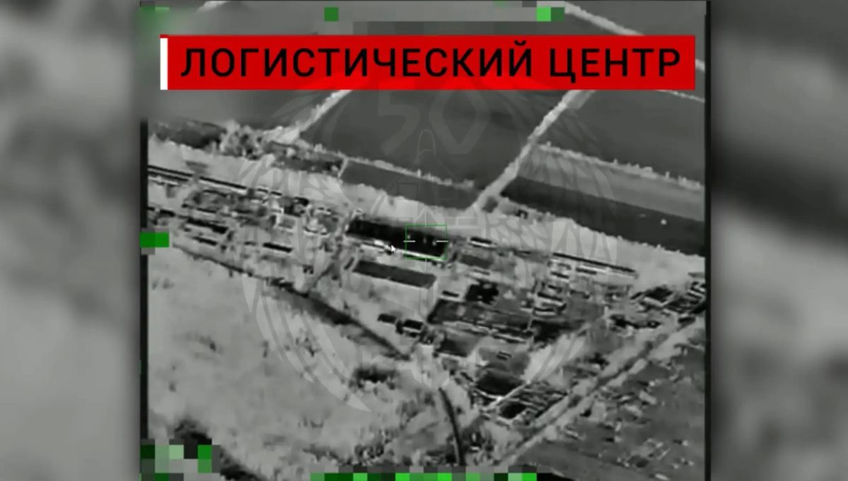 Удары дронов-камикадзе «Герань-4 сикер» и, предположительно, «Гербера» операторов 50-й ОБрБпС «Варяг» по зданию логистическому центру «Эпицентр» в Харькове 24 октября и другим логистическим центрам Удары дронов-камикадзе «Герань-4 сикер» и, предположительно, «Гербера» операторов 50-й ОБрБпС «Варяг» по зданию логистическому центру «Эпицентр» в Харькове 24 октября и другим логистическим центрам