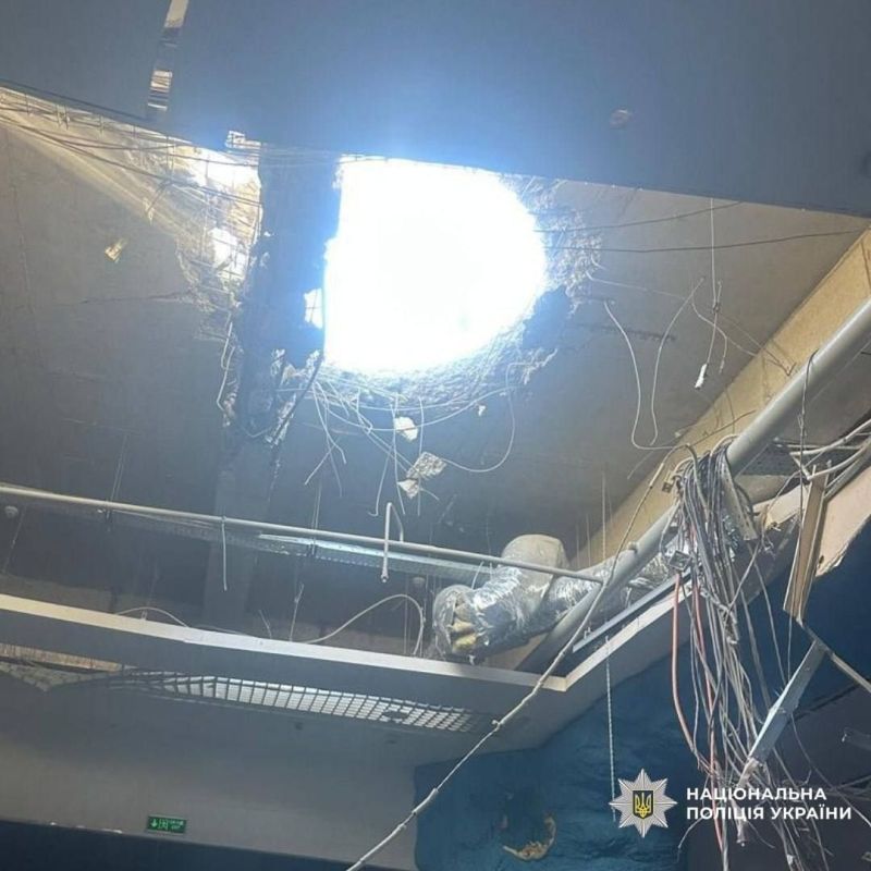 После утреннего прилёта Герани в Киевском районе ТЦ "Дафи" заявил о приостановке работы После утреннего прилёта Герани в Киевском районе ТЦ "Дафи" заявил о приостановке работы