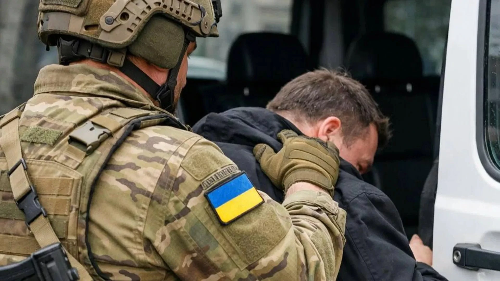 В Одессе мобилизуют слепых, в Харькове вывозят с фронта: мужчины бегут, плывут и улетают